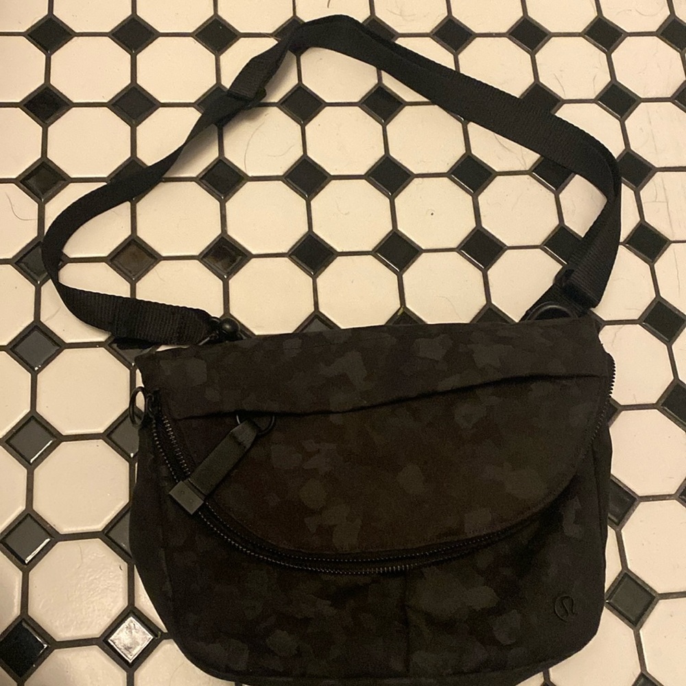 Lululemon Festival bag